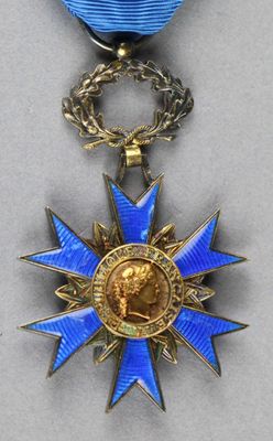 Croix d'Officier de l'ORDRE NATIONAL du MERITE, en vermeil e…