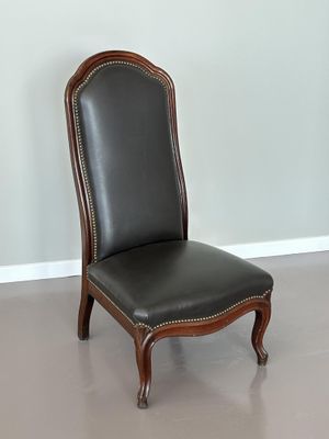 Chaise ou chauffeuse en acajou mouluré, le dossier et l'assi…