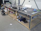 une image d'un établi dans un garage