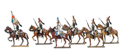 sept figurines représentant des hommes à cheval, avec des drapeaux