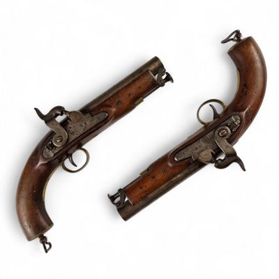 PAIRE DE PISTOLETS britanniques à percussion.
