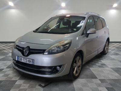 a picture of a silver car on a checkered floor
