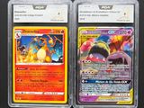 Deux cartes Pokémon sont posées l'une à côté de l'autre sur une table