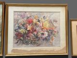 trois tableaux encadrés représentant des fleurs et des arbres, accrochés au mur