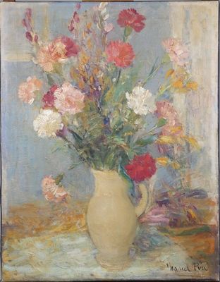 peinture d'un vase de fleurs sur une table à fond bleu