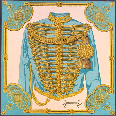 une image représentant un tableau d'un uniforme militaire orné de décorations dorées