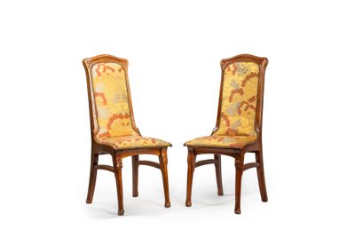 paire de chaises avec dossier et assise rembourrés