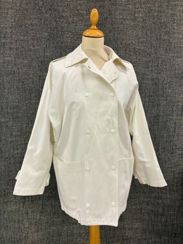 GUY LAROCHE Boutique Paris – Large veste en coton blanc, boutons ...