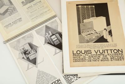 quelques pages d'un magazine consacrées au design d'un ordinateur signé Louis Vuitton