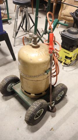 Destructeur thermique de végétaux sur son chariot (non testé, à r...