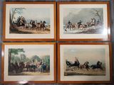 quatre reproductions encadrées représentant une calèche tirée par des chevaux, avec quatre hommes à bord