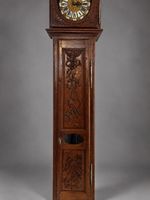 HORLOGE DE PARQUET en chêne mouluré et sculpté à décor en fa… (photo 3)