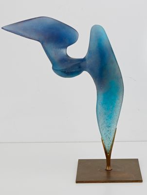 Claude LHOSTE 1929-2010 MOUETTE Pâte de verre bleu et bronze…