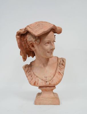 buste en marbre représentant une femme avec un oiseau sur la tête