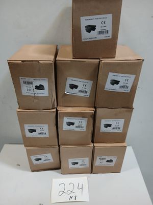 Lot de 10 boîtes de pivots TC47, articles neufs.