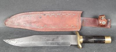 Couteau de chasse, lame Bowie, manche en bois noirci et mont…