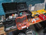 a table with many tools on it in the room