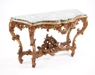 une table avec un plateau en marbre, sur fond blanc