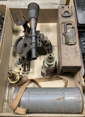 Masque à gaz allemand 1940 - Deux lampes à alcool - Lunette de visée -