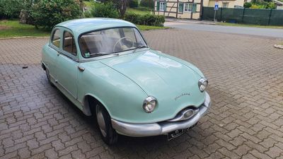 Panhard Dyna Z12. Au niveau mécanique, la voiture démarre tr…