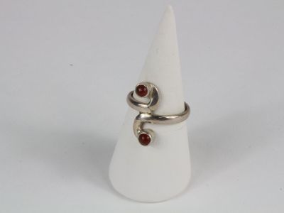 sterling silver ring with garnets and garnets on it