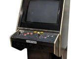une console de jeux vidéo à l'ancienne équipée d'un téléviseur
