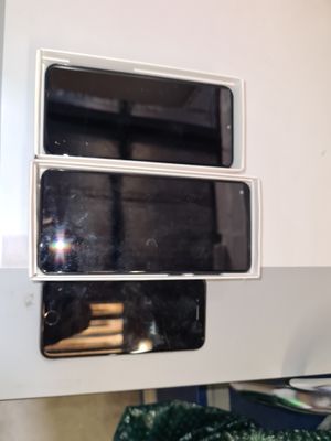 3 smartphones dont un APPLE IPHONE et 2 SAMSUNG - Photo 1