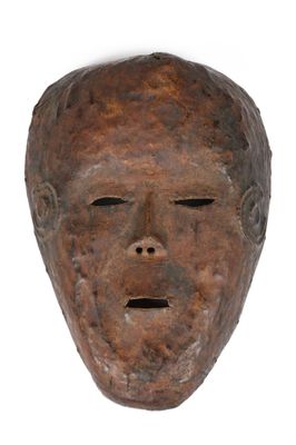 une image représentant un visage modelé en argile