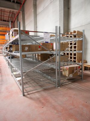 Lot Invendu - Évaluation et Analyse d'Objets de Destockage