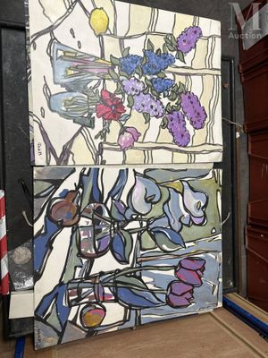 une peinture représentant un vase de fleurs sur un morceau de verre