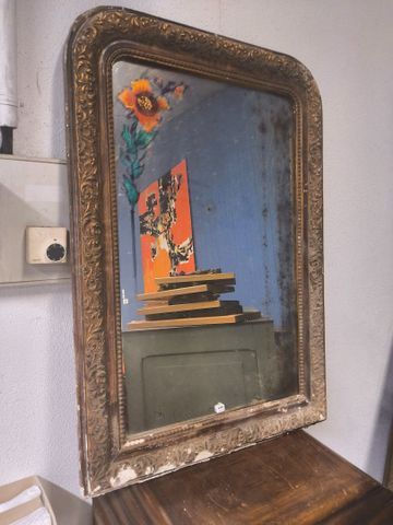 Miroir cadre doré 99 x 68. Accidents et manques