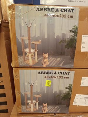 Lot de 4 arbres à chat de différents modèles