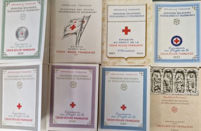 a lot of cards that are sitting on a table