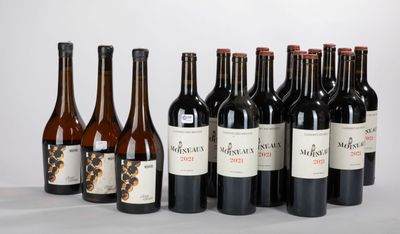 six bouteilles de vin alignées sur une table