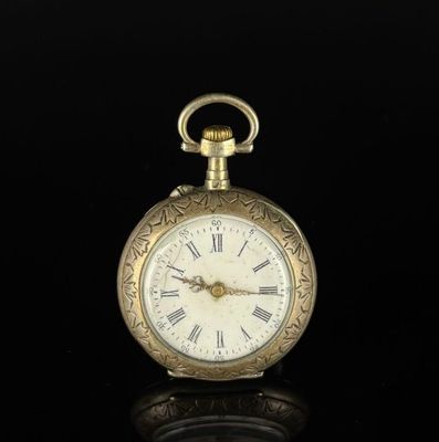 Montre de col en argent à décor naturaliste, le cache-poussi…