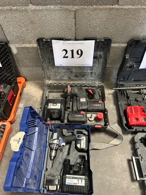 many tools that are sitting on the floor