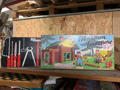 Lot de 2 pièces : maison forestière en bois et caisse à outi… - Photo 1