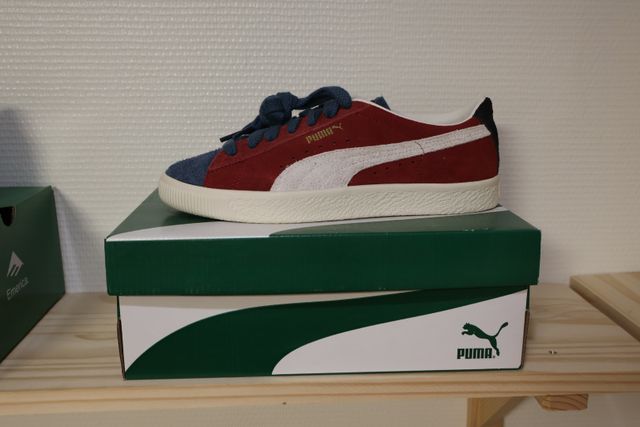PUMA – Paire de basquets SUEDE VINTAGE Formstripe. Taille : 40.5....