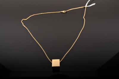 Collier moderniste en or jaune 750/1000 - Élégance intemporelle