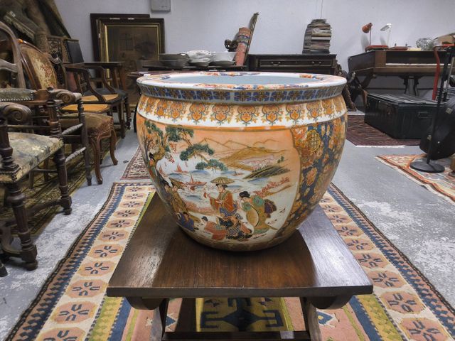 SATSUMA. CHINE - XXème siècle –bassin à poisson en porcelaine à d...