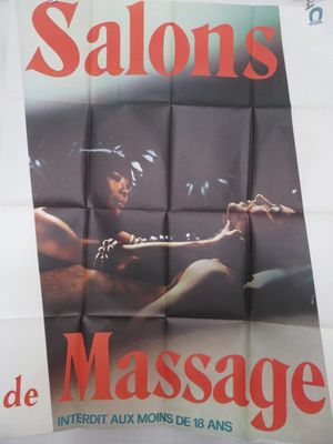 Affiche française du film « Salons de massage », représentant une femme allongée sur un canapé