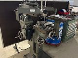 une image d'une machine dans une usine