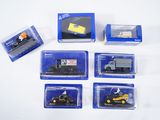 six modèles différents de camions miniatures dans le coffret