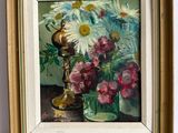 une peinture de fleurs dans un vase sur une table