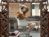 une photo d'un homme se prenant en photo dans un miroir
