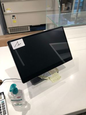 Ecran lumineux publicitaire (75,5x128,5) et système de caiss…