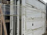 a large container that is sitting on a pallet