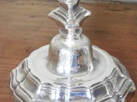 PAIRE DE FLAMBEAUX en bronze argenté à fût balustre et base … (photo 6)