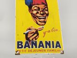 une image représentant un panneau sur lequel figure l'illustration d'un homme en train de manger une banane