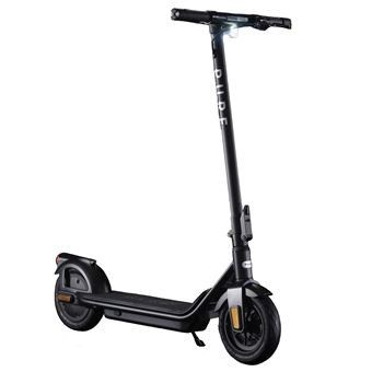 une image représentant un scooter noir avec ses roues, sur fond blanc
